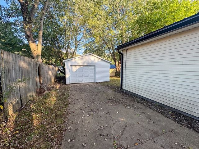 2640 Martha Avenue NE, Canton, OH 44705