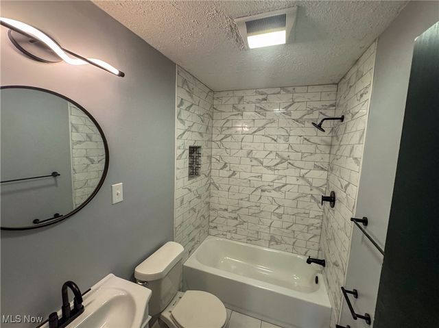 2640 Martha Avenue NE, Canton, OH 44705