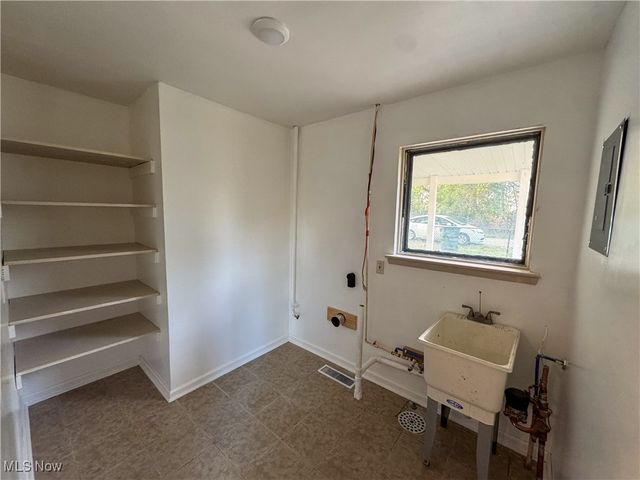 2640 Martha Avenue NE, Canton, OH 44705