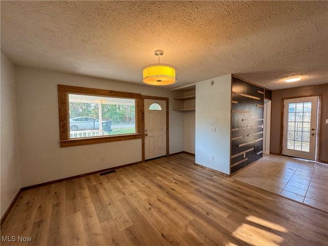 2640 Martha Avenue NE, Canton, OH 44705