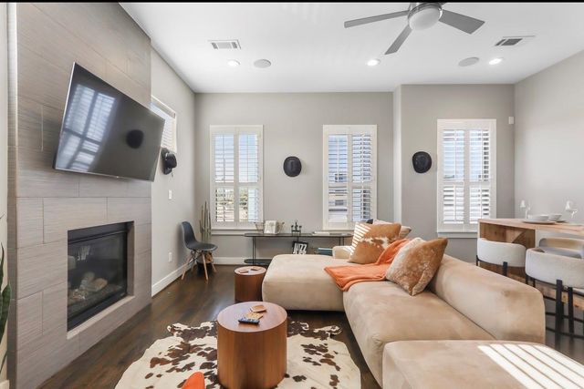 2911 Blodgett Street, Houston, TX 77004