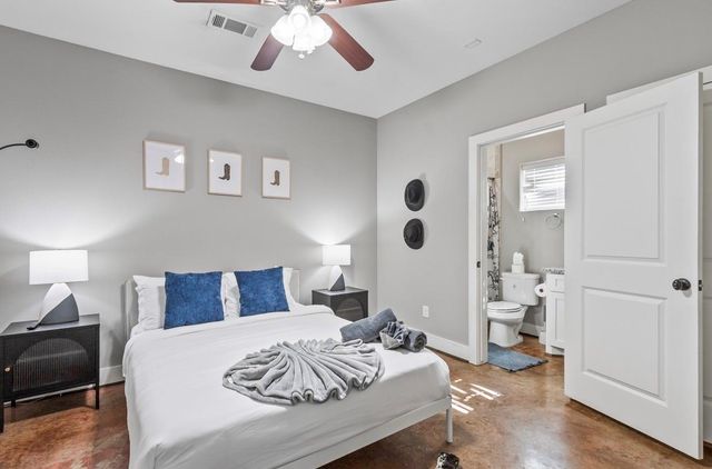 2911 Blodgett Street, Houston, TX 77004