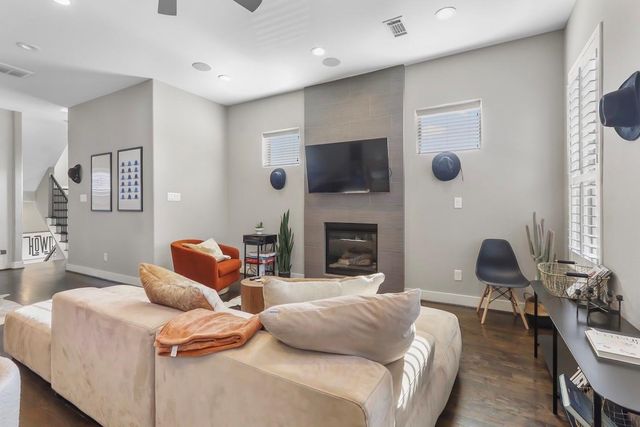 2911 Blodgett Street, Houston, TX 77004