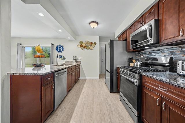 38202 Tottenham Road, Sterling Heights, MI 48312