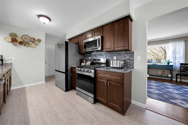 38202 Tottenham Road, Sterling Heights, MI 48312