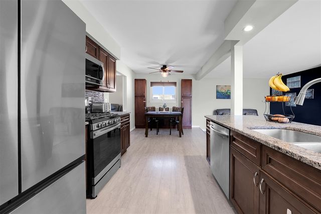 38202 Tottenham Road, Sterling Heights, MI 48312
