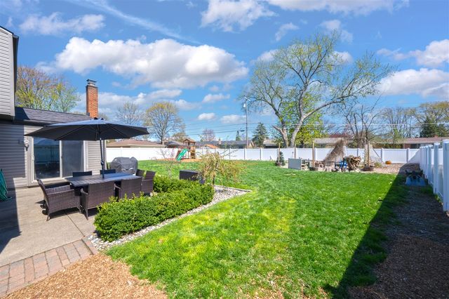 38202 Tottenham Road, Sterling Heights, MI 48312