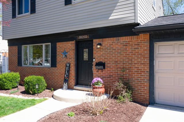 38202 Tottenham Road, Sterling Heights, MI 48312