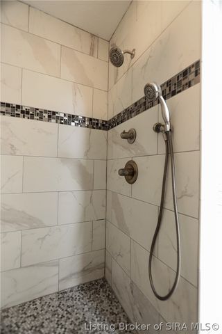 4630 Lakeview Drive, Floyds Knobs, IN 47119