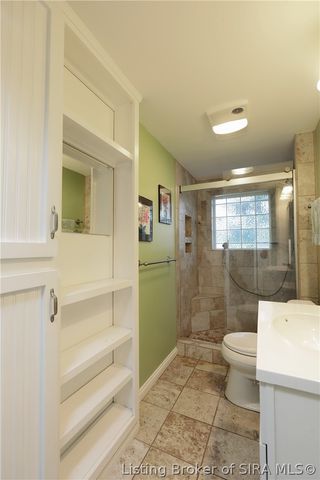 4630 Lakeview Drive, Floyds Knobs, IN 47119