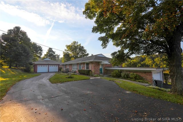 4630 Lakeview Drive, Floyds Knobs, IN 47119