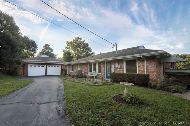 4630 Lakeview Drive, Floyds Knobs, IN 47119