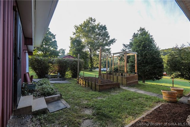 4630 Lakeview Drive, Floyds Knobs, IN 47119