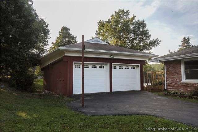4630 Lakeview Drive, Floyds Knobs, IN 47119