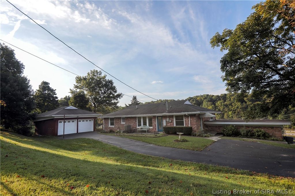 4630 Lakeview Drive, Floyds Knobs, IN 47119