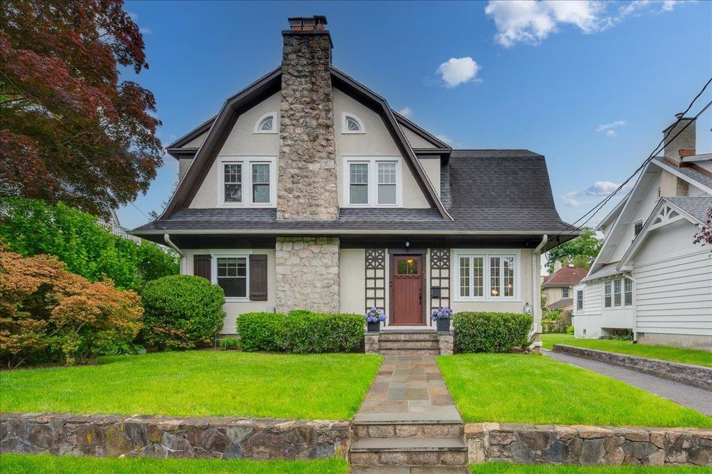 24 Storer Avenue, Pelham, NY 10803