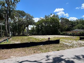 7814 CHAPEL AVENUE, Port Richey, FL 34668