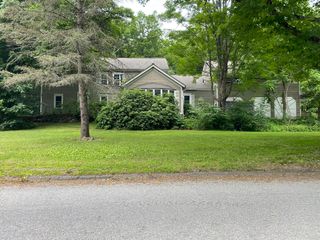 91 W Mountain Rd, Bernardston, MA 01337