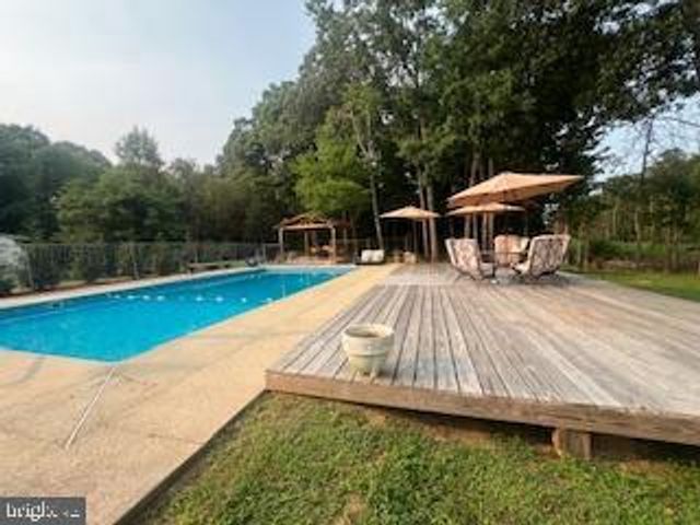 11064 DEMARR RD, White Plains, MD 20695