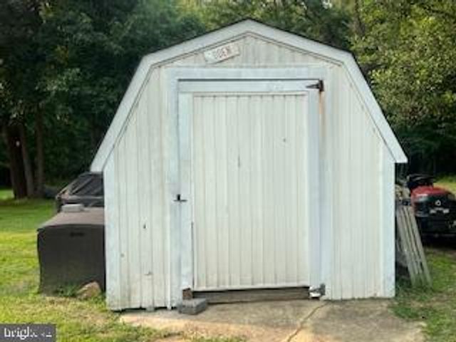 11064 DEMARR RD, White Plains, MD 20695