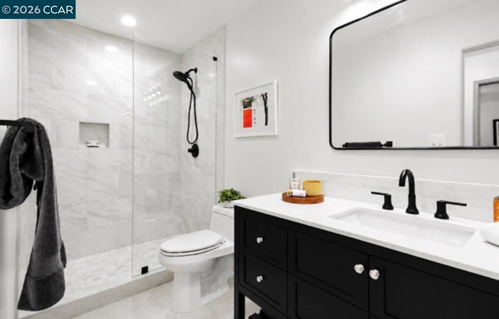 Image 10 of property listing at 100 Kinross Dr 30, Walnut Creek, CA 94598