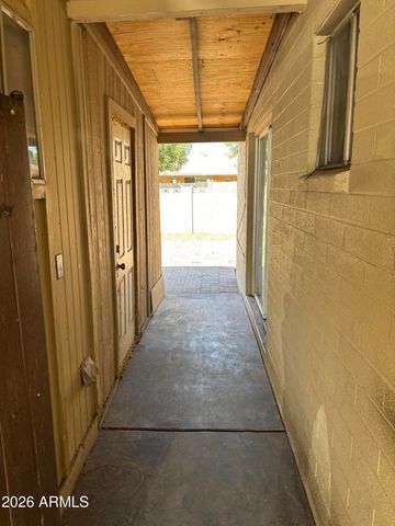 1018 W ENID Avenue, Mesa, AZ 85210