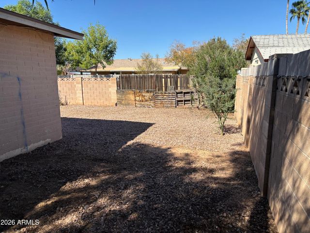 1018 W ENID Avenue, Mesa, AZ 85210