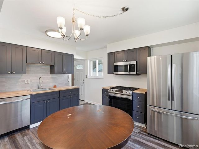 27729 Shiawassee Road, Farmington Hills, MI 48336