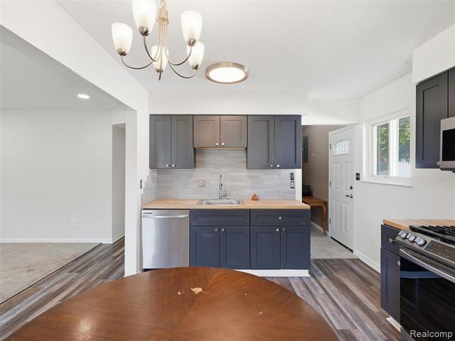 27729 Shiawassee Road, Farmington Hills, MI 48336