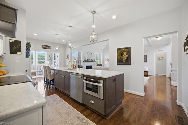 809 Falls Creek DR, Chesapeake, VA 23322