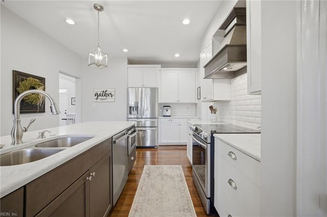 809 Falls Creek DR, Chesapeake, VA 23322