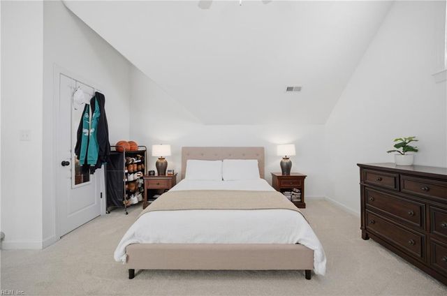 809 Falls Creek DR, Chesapeake, VA 23322