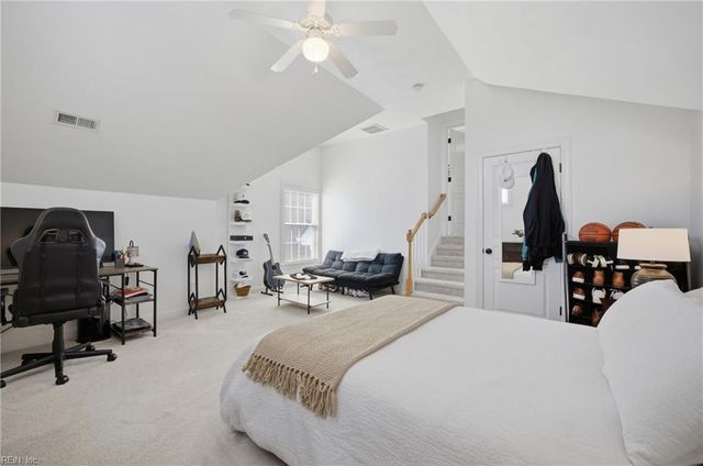 809 Falls Creek DR, Chesapeake, VA 23322