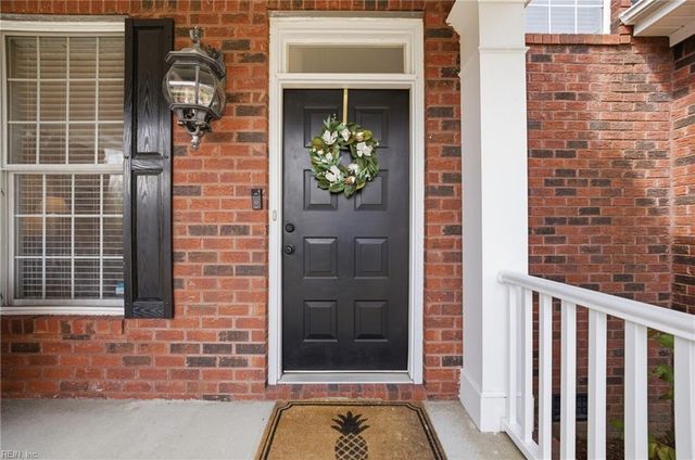 809 Falls Creek DR, Chesapeake, VA 23322