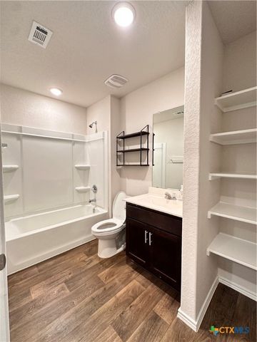 101 Calgary Lane, San Marcos, TX 78666