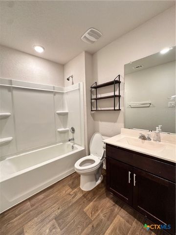 101 Calgary Lane, San Marcos, TX 78666