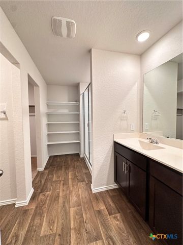 101 Calgary Lane, San Marcos, TX 78666