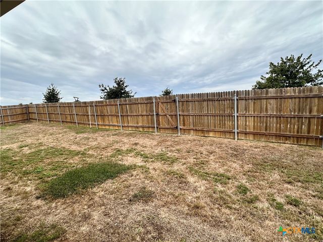 101 Calgary Lane, San Marcos, TX 78666