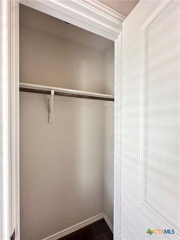 101 Calgary Lane, San Marcos, TX 78666