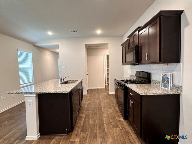 101 Calgary Lane, San Marcos, TX 78666