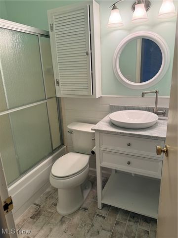 8140 Independence Drive B, Mentor, OH 44060