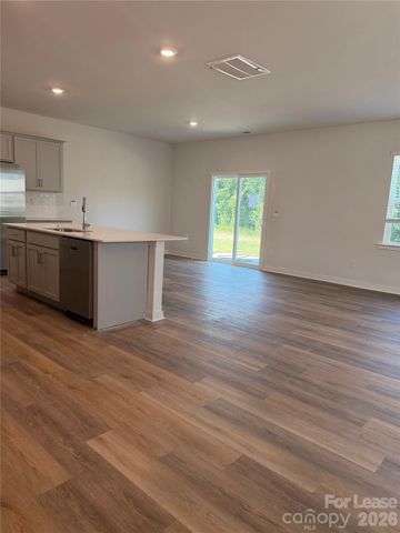 1423 Mammoth Road, Hickory, NC 28692