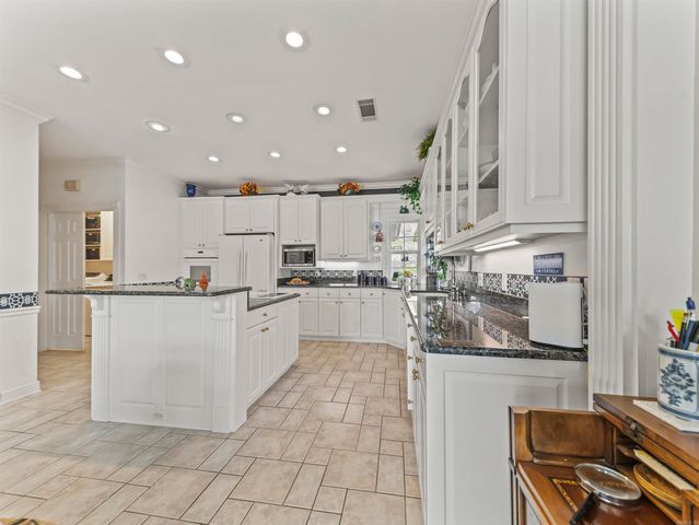 57 Toledo Drive, Hot Springs Village, AR 71909