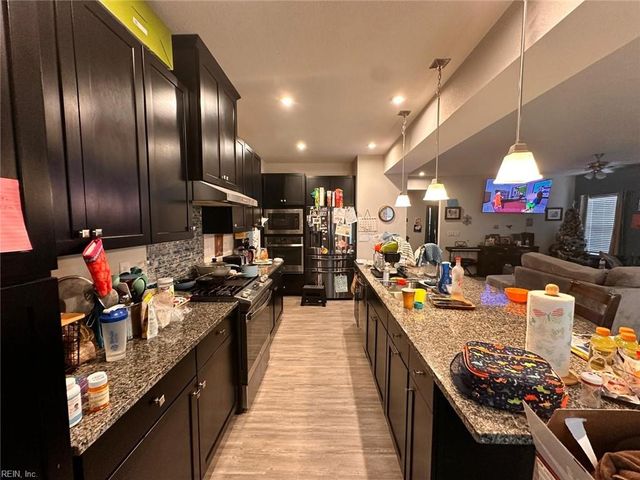 374 Oak Hill LN, Smithfield, VA 23430