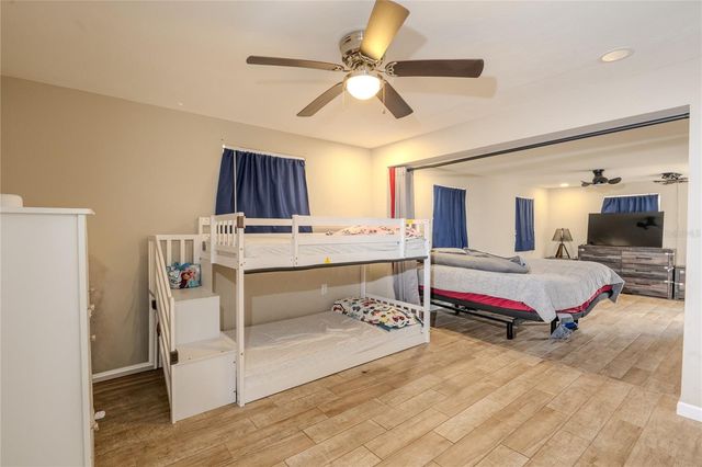 1050 DEAL LANE, Holiday, FL 34691