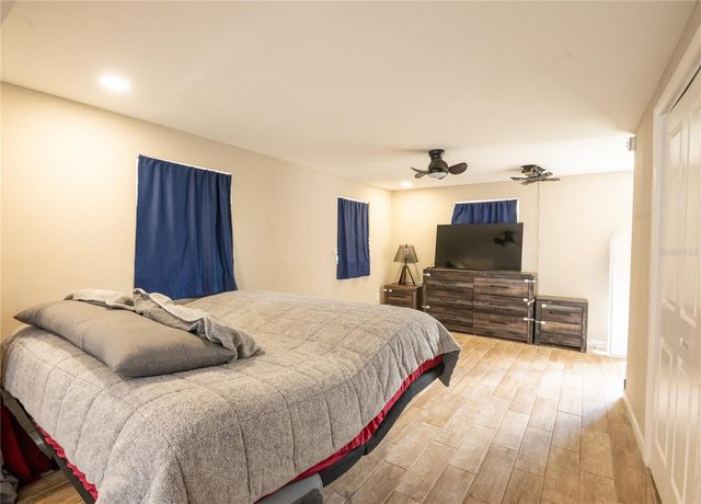 1050 DEAL LANE, Holiday, FL 34691