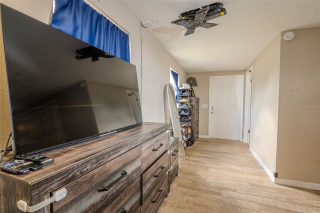 1050 DEAL LANE, Holiday, FL 34691