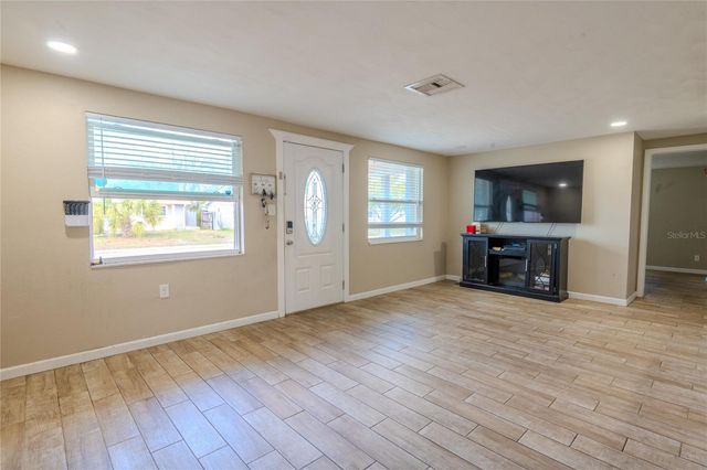 1050 DEAL LANE, Holiday, FL 34691