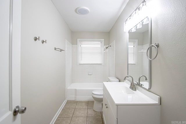 2219 & 2221 Blackwood Road, Little Rock, AR 72207