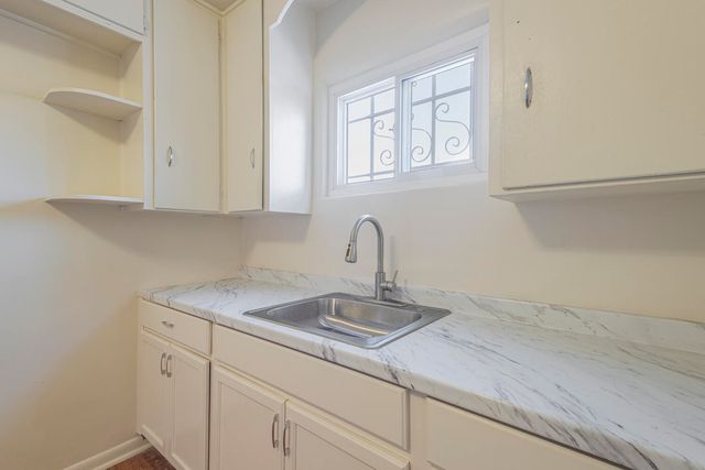 2741 Morningside Drive NE, Albuquerque, NM 87110